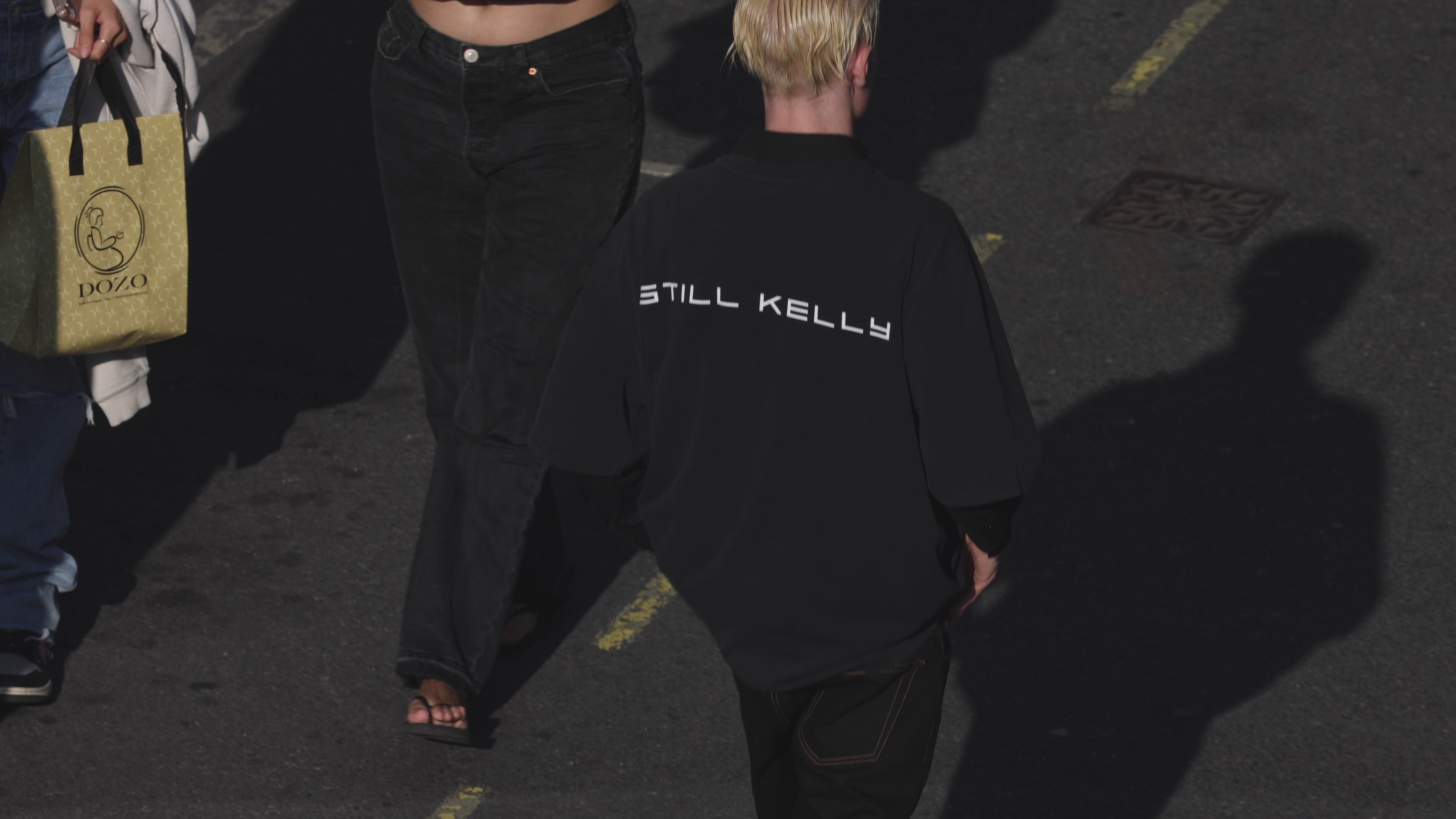 【関税込み】Still Kelly ブラック Crewneck Baby Face Tシャツ Black Crewneck Baby Face T-Shirt by Still Kelly on Sale